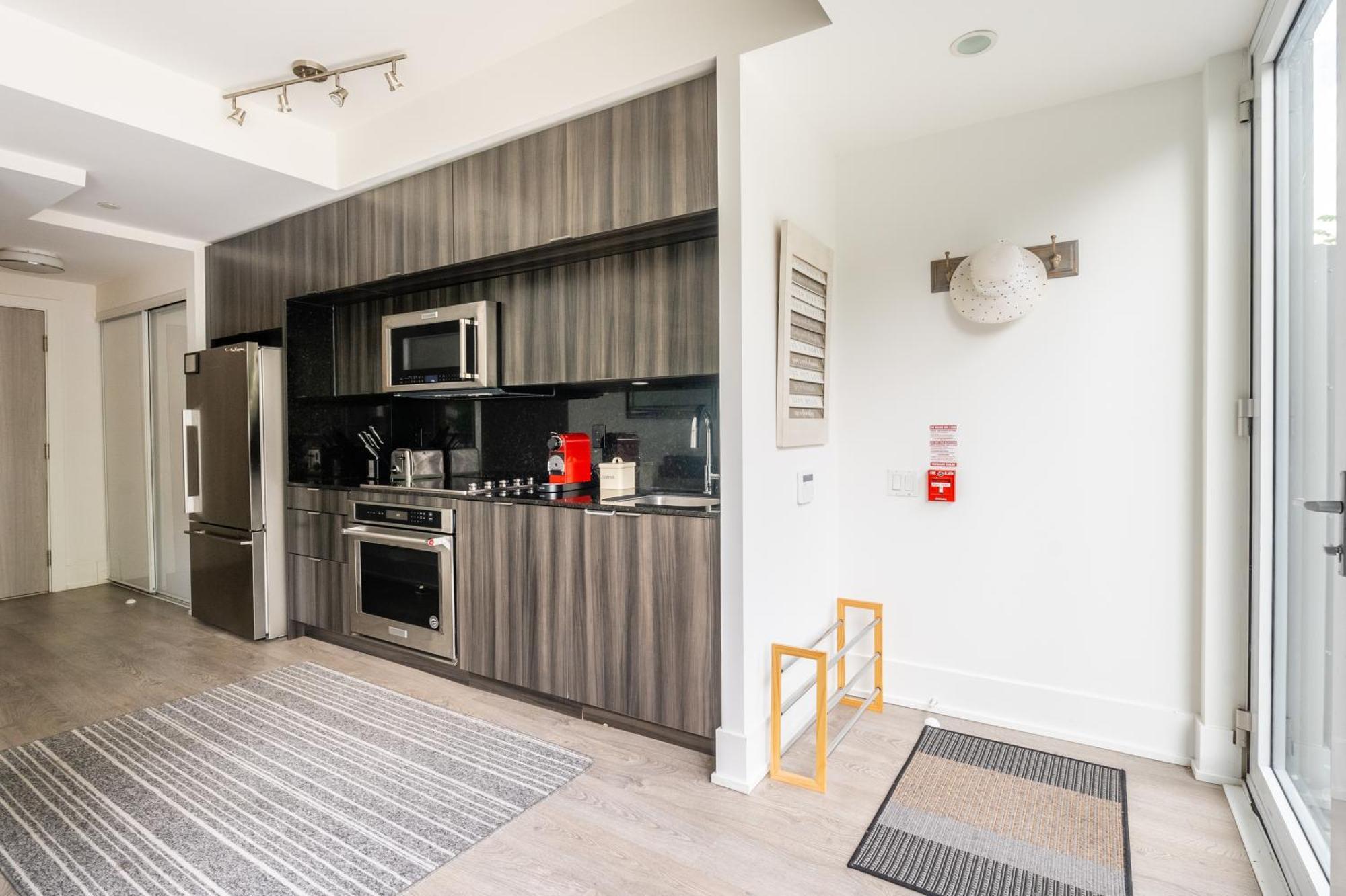 Spacious Corner Apartment Downtown 多伦多 外观 照片