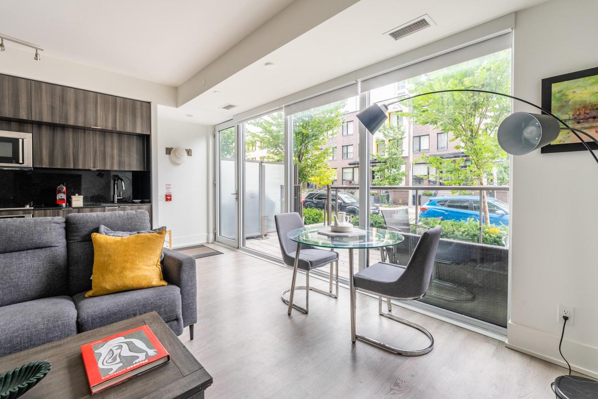 Spacious Corner Apartment Downtown 多伦多 外观 照片
