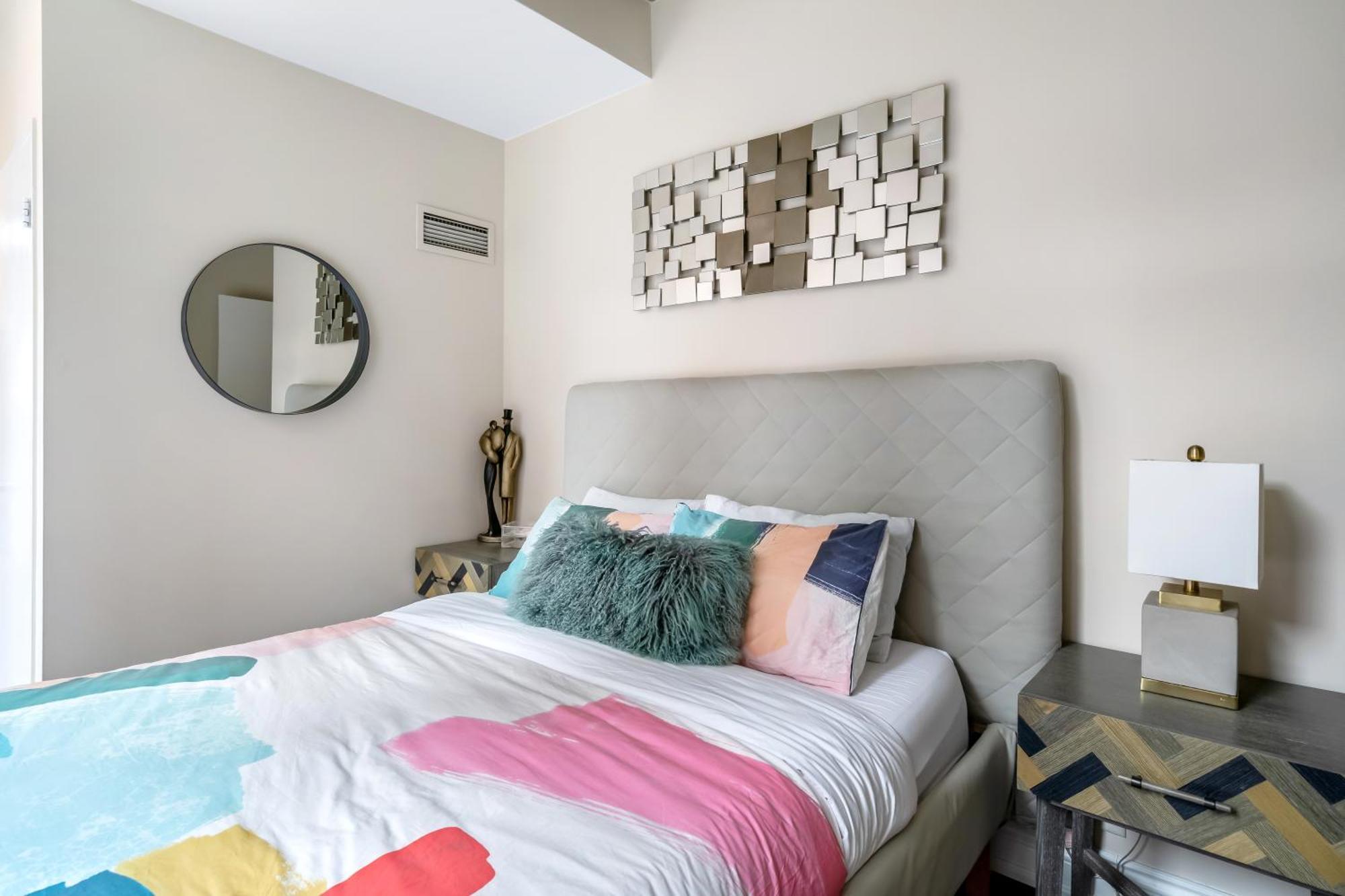 Spacious Corner Apartment Downtown 多伦多 外观 照片
